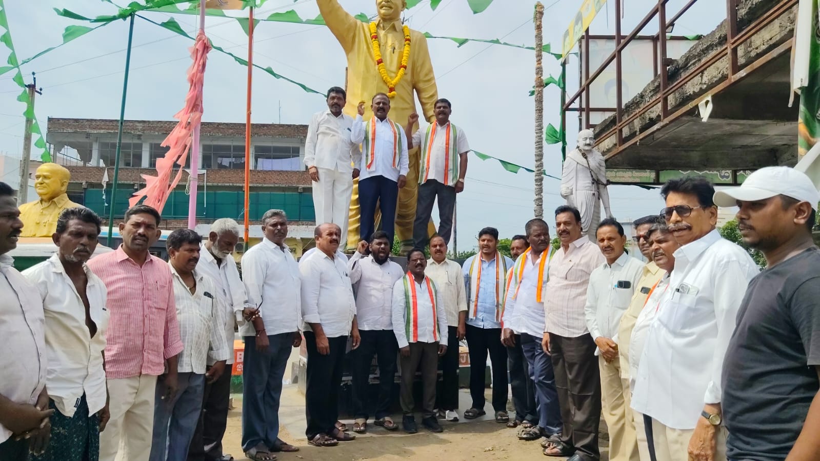 బూర్గంపహాడ్ లో ఘనంగా వైఎస్ఆర్ 17వ వర్ధంతి వేడుకలు