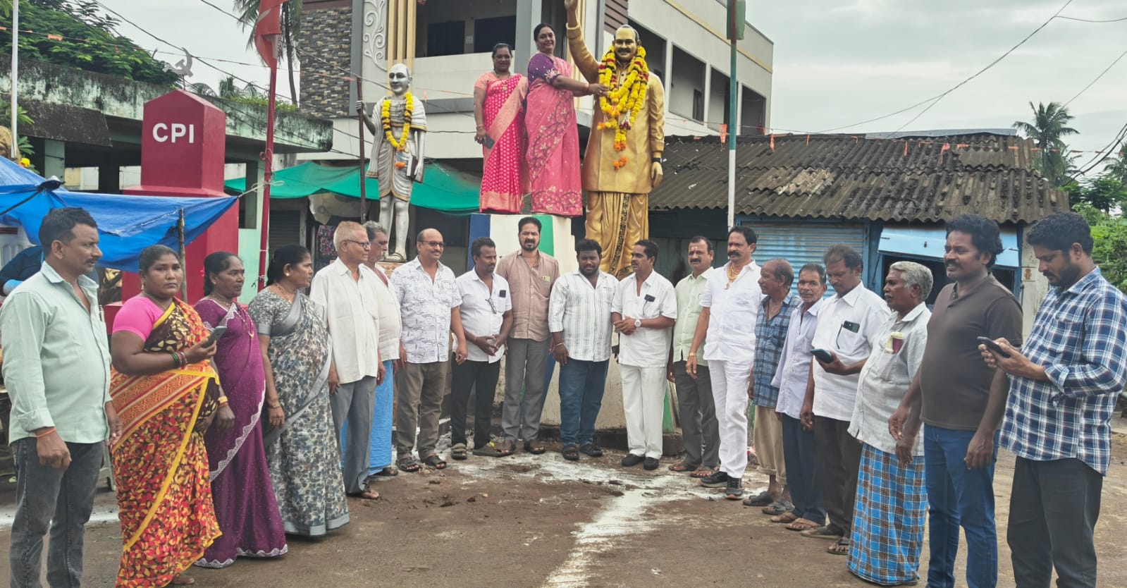 డాక్టర్ చల్లా ఆధ్వర్యంలో ఘనంగా మహానేత,దివంగత సిఎం డాక్టర్ వైఎస్ రాజశేఖరరెడ్డి వర్ధంతి.
